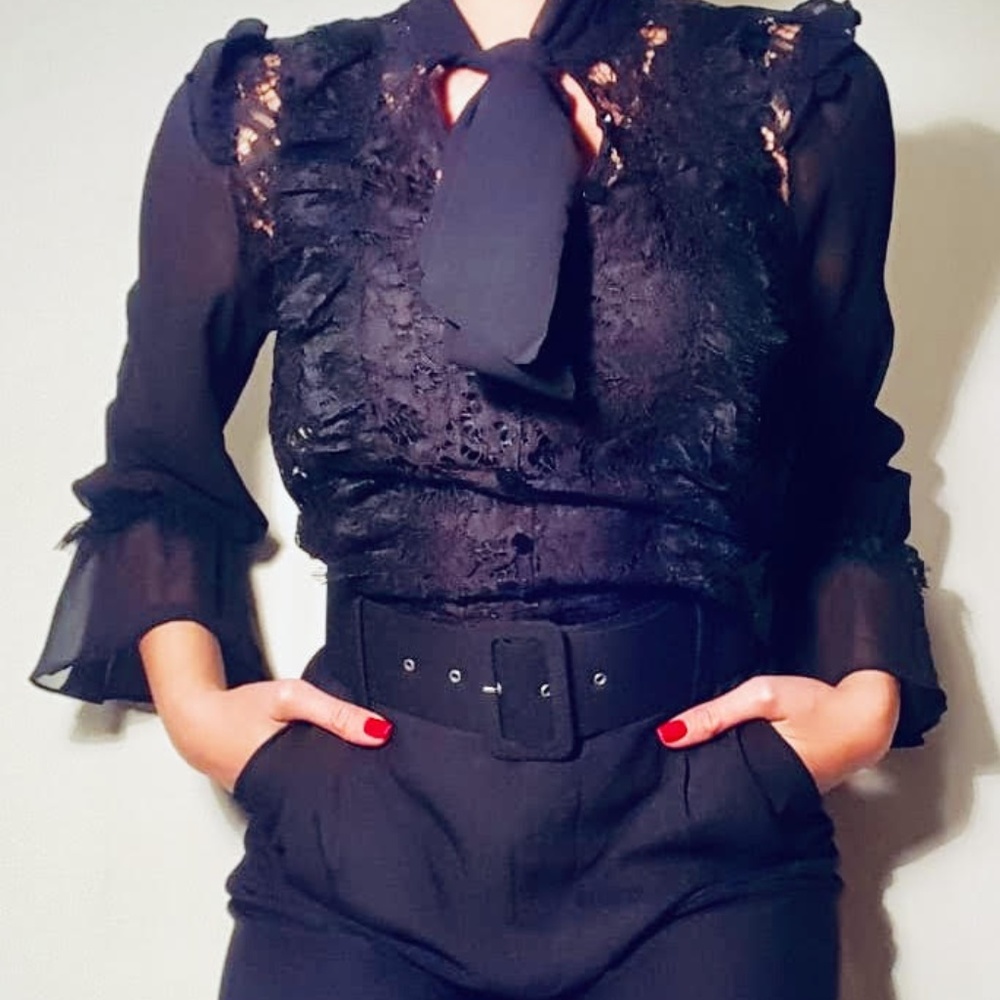 Lace top- medium - last one